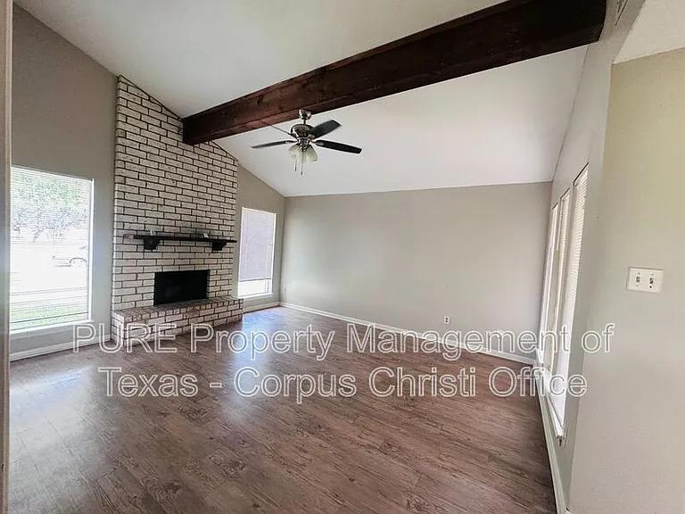 2025 Blue Angel St — Photo 2