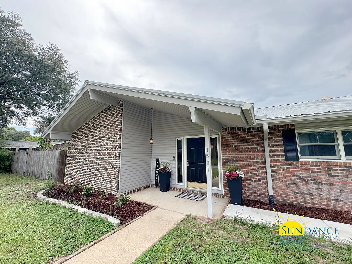 Charming 3-Bedroom Home in Palm Estates, Niceville! — Photo 1