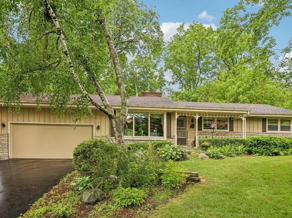 W213N5425 Kenmore DRIVE, Menomonee Falls, WI 53051