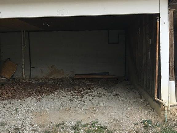 3rd image of 831 N Crawford St