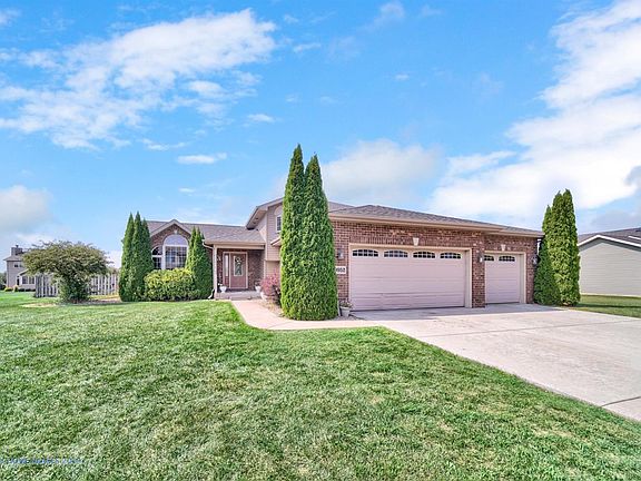 2nd image of 9952 Wisteria Ln