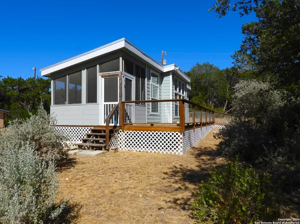 269 Angel Drive, Lakehills, TX 78063