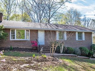 22 Oak Crest Dr, Blue Ridge, VA 24064