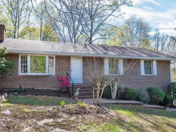 22 Oak Crest Dr
