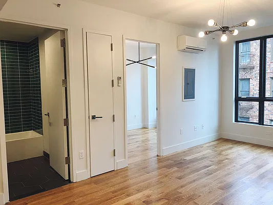 Rented by Manhattan Management LLC | media 48