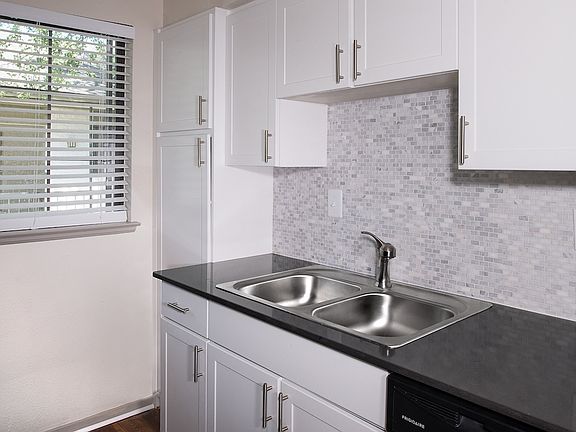 5th image of 4708 Abbott Ave APT 104
