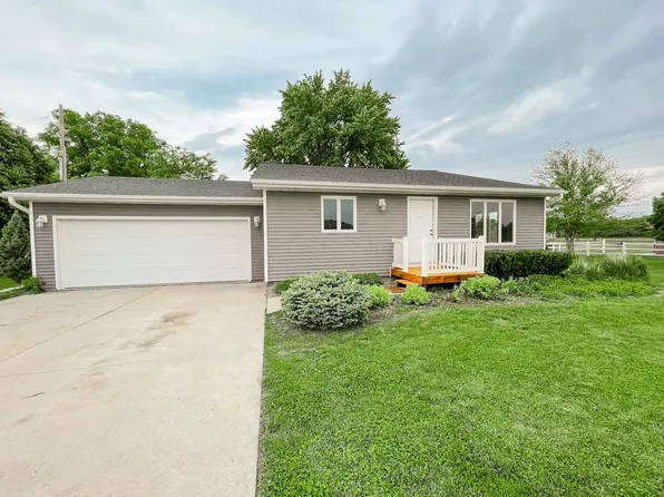 1000 Drew Ln, Gibbon, NE 68840