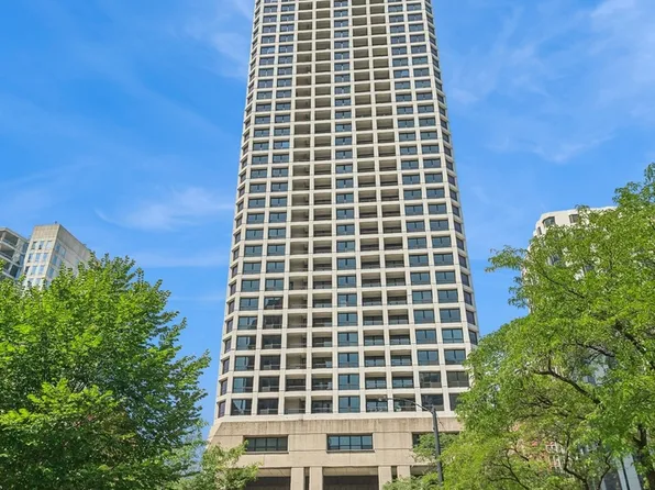 1030 N State St APT 8J, Chicago, IL 60610