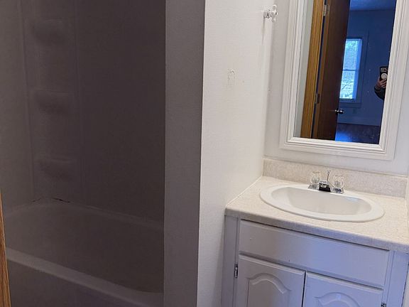 5th image of 616 S 1st Ave #2