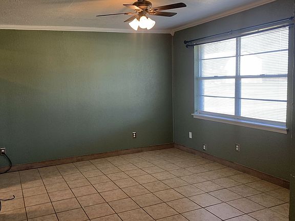 3rd image of 212 E Valley Rd #B