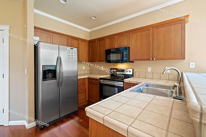 3 bed, 2.5 bath, 1633 sqft, $2,695 — Photo 4