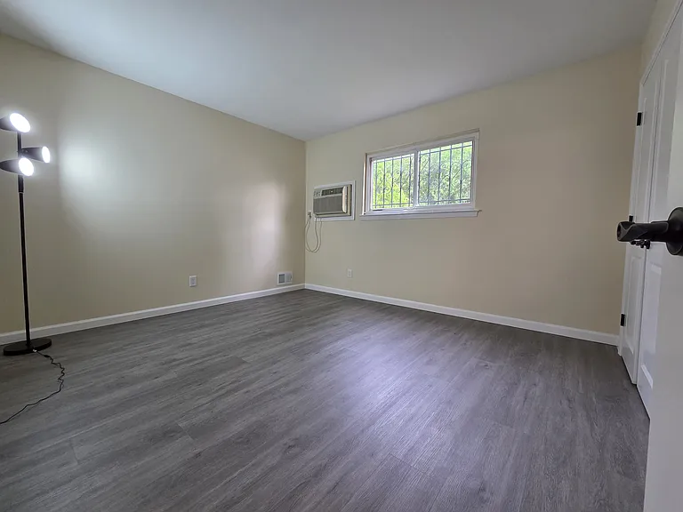 30 Amber St #2 — Photo 8