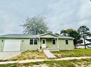 314 S 10th St, Marshall, IL 62441