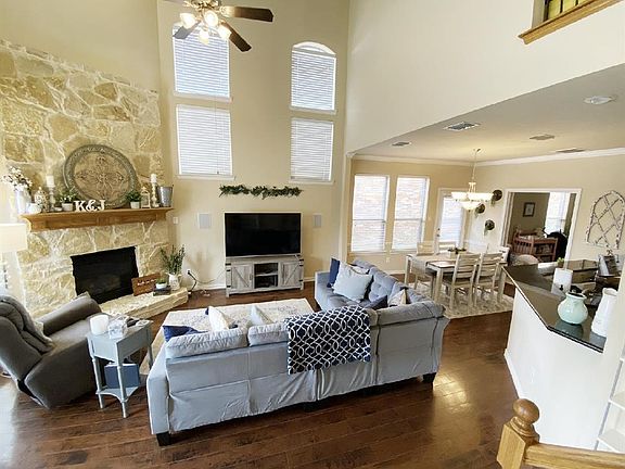 2nd image of 7124 Dry Creek Dr