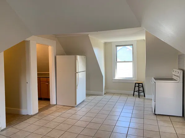 612 Bell St APT 3, Manchester, NH 03103