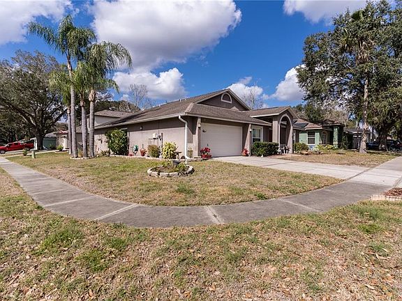 3rd image of 2219 Tioga Dr