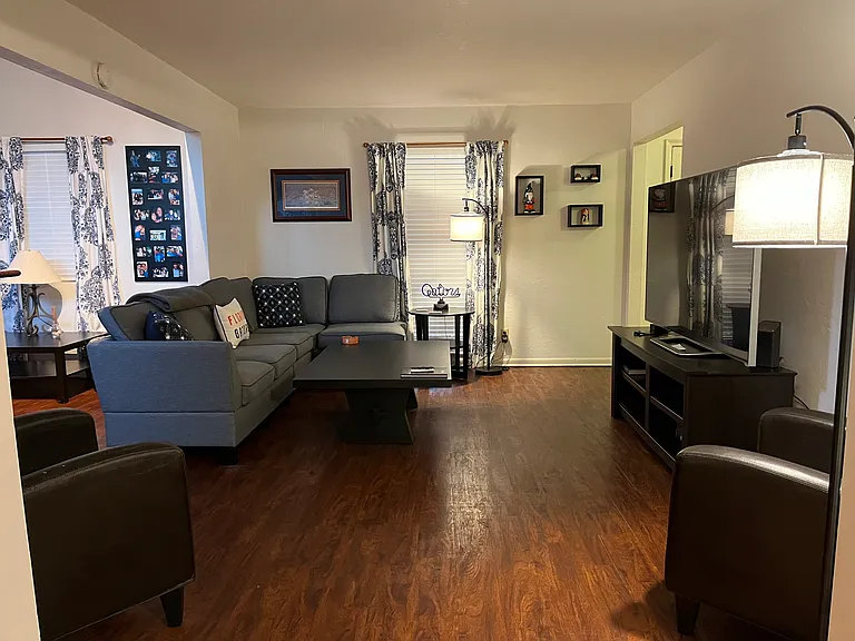 449 SW 28th St — Photo 5