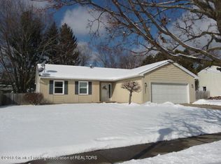 5593 Wood Valley Dr, Haslett, MI 48840