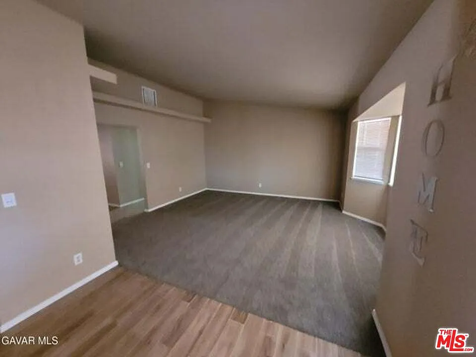 3 bed, 2.0 bath, 1823 sqft, $1,900 — Photo 2