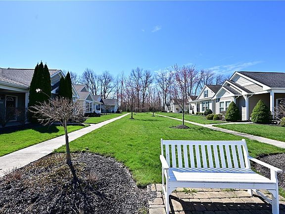2nd image of 36135 Bridgeport Dr