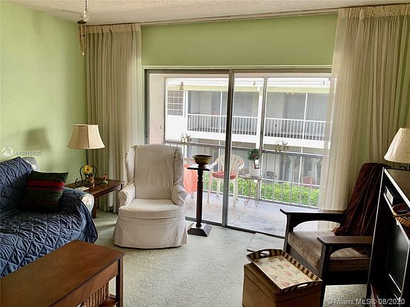 5th image of 2260 NE 67th St APT 1724