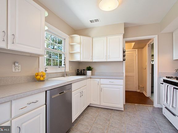 5th image of 12740 Milan Ln