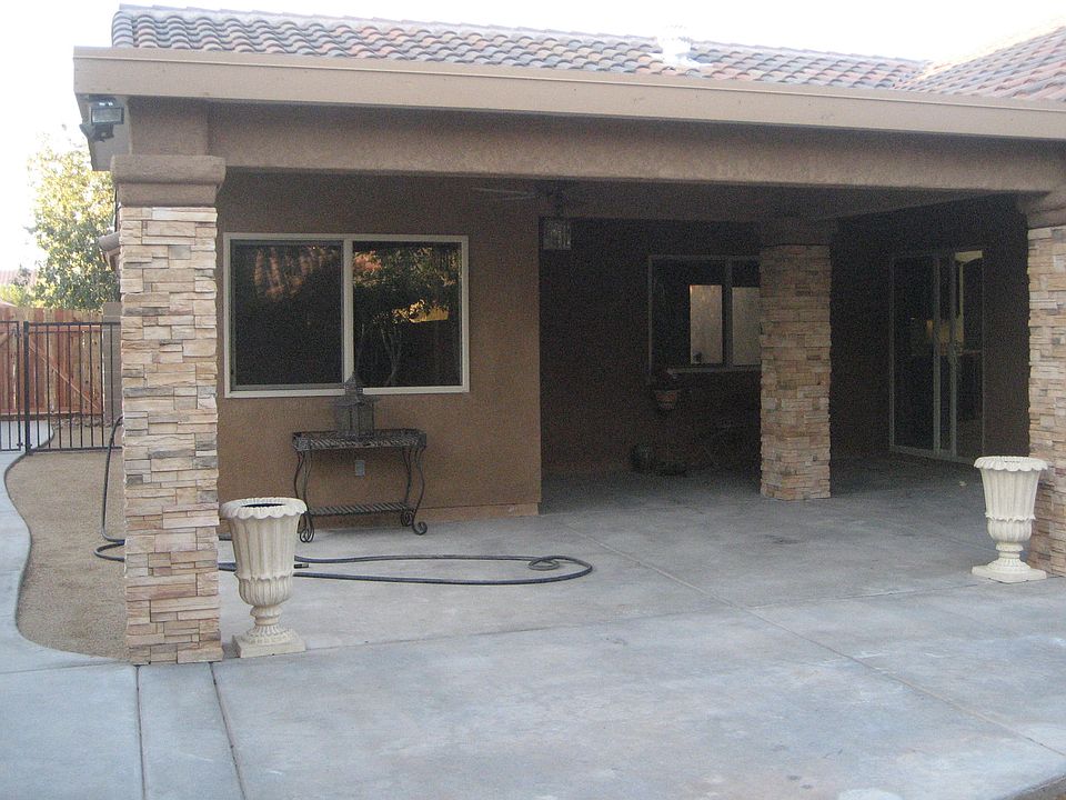 2240 Upgraded Back Patio