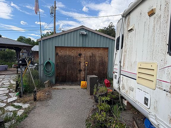 5th image of 1008 W Main Ave