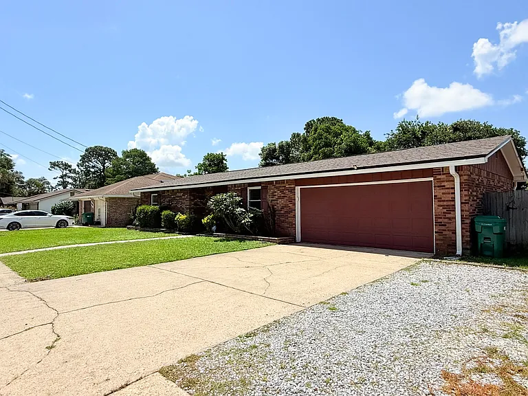 710 Osage Dr — Photo 3