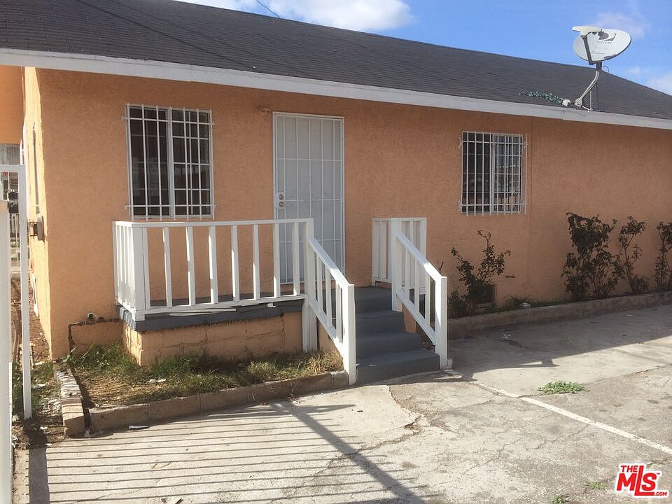 1st image of 1031 W Century Blvd