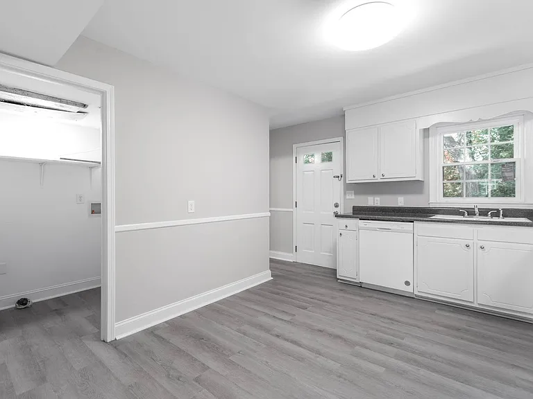 22 Forsyth St — Photo 7