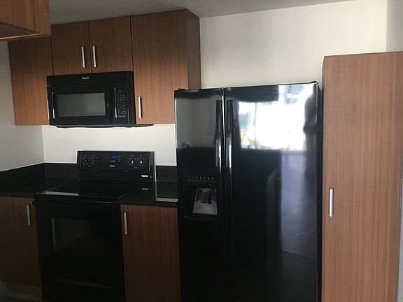4th image of 222 NE 22nd St #1903