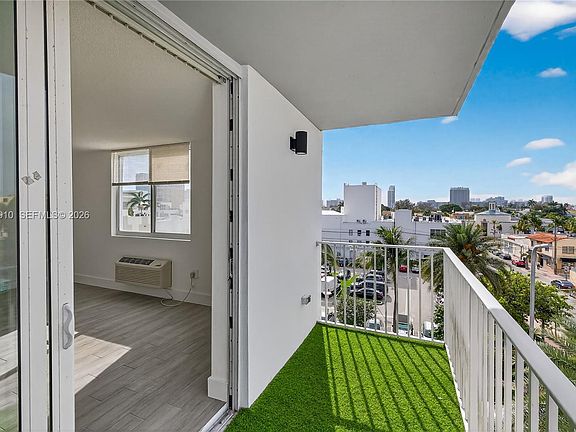 4th image of 1255 Collins Ave APT 504