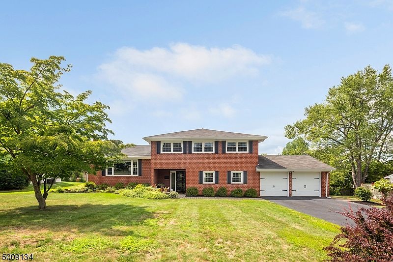 1st image of 42 Shrewsbury Dr