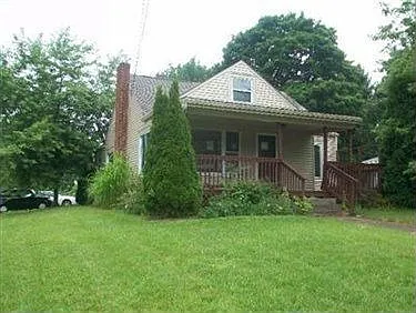 204 N Main St photo 1