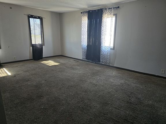 5th image of 1003 15th Ave