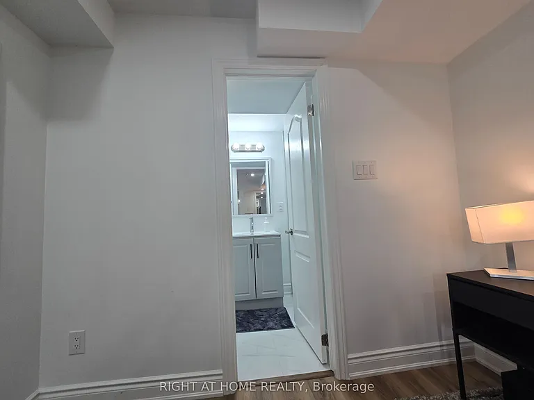 458 Bergamot Ave #BASEMENT — Photo 29