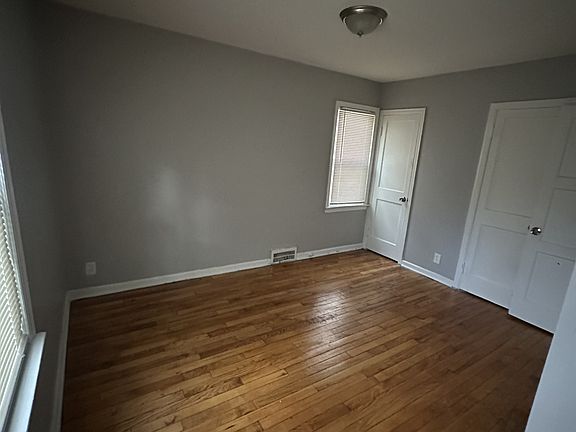 4th image of 4213 Waverly Ave #1