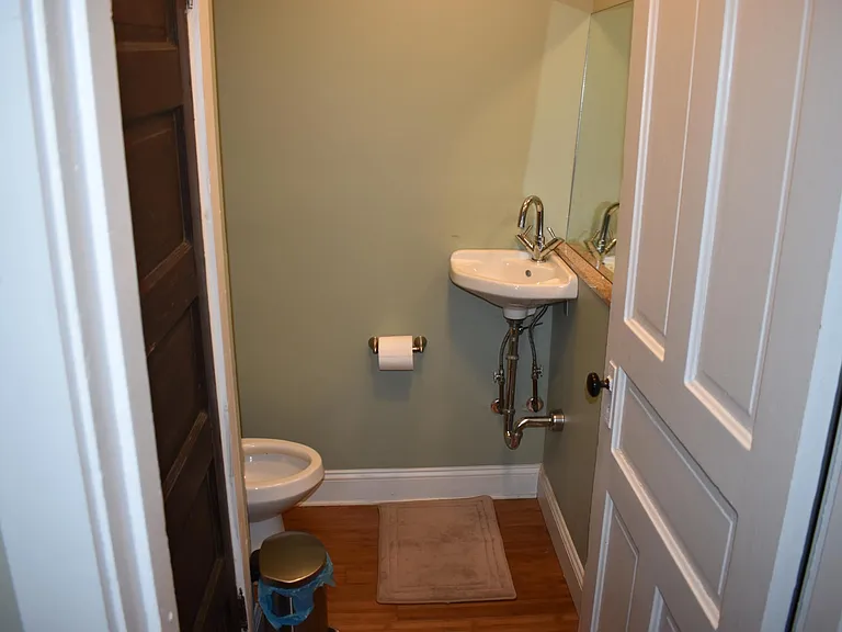 2326 Primrose St — Photo 9