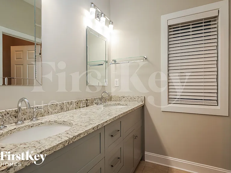 1081 Moss Grove Dr — Photo 17