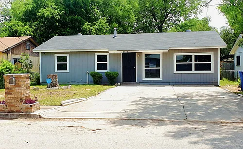 5802 Magnes Ln Photo 1
