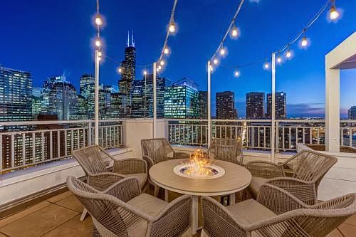 1st image of 600 W Lake St #2503