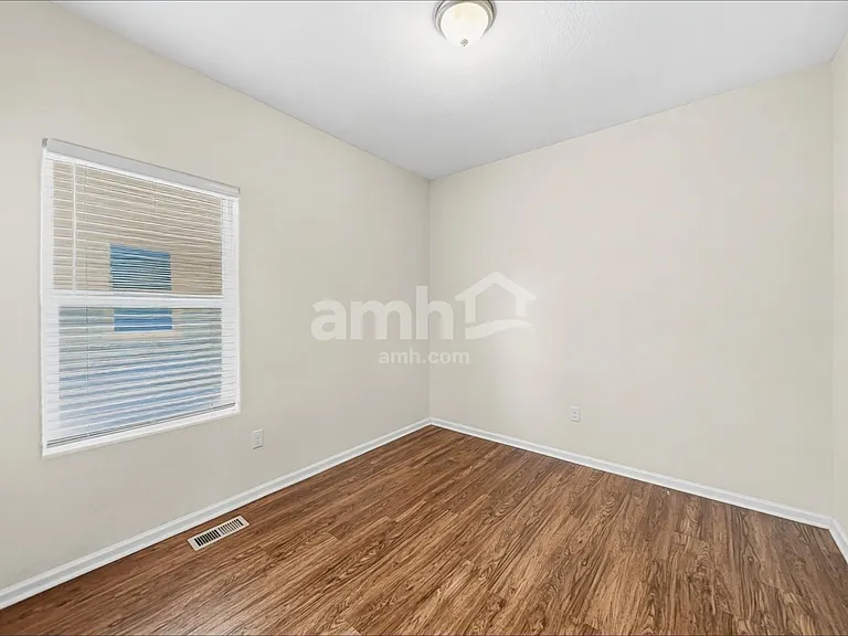 551 Reserve Ave — Photo 16