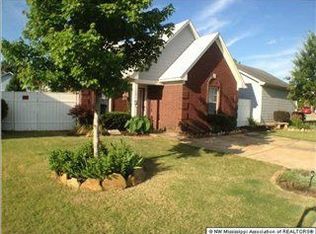 1691 Thomas St, Horn Lake, MS 38637