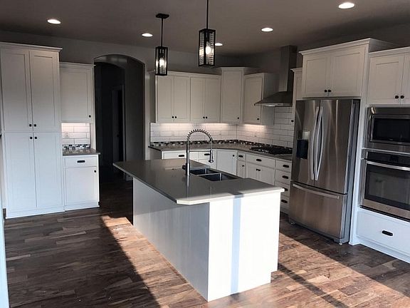 3rd image of 2444 N Pond Dr E