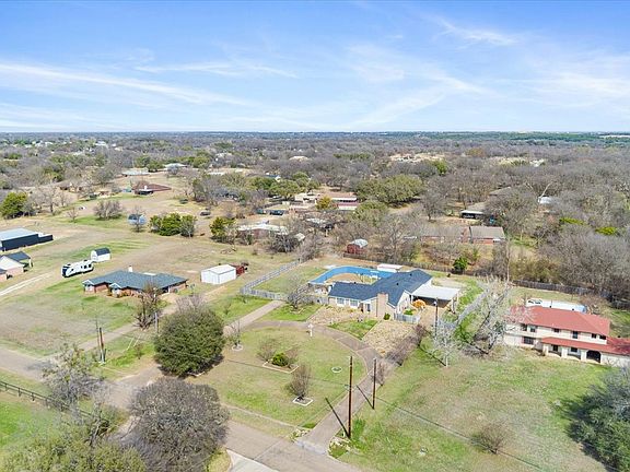 2nd image of 646 Winding Oaks Dr