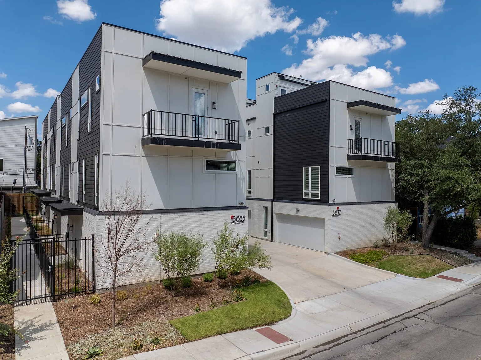 2 bed, 2.5 bath, 1533 sqft, $3,200 — Photo 1