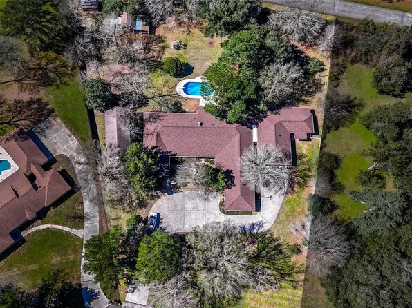 18926 Wildrose Ln, Tomball, TX 77377