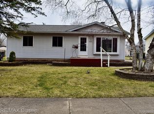 5314 Van Winkle St, Brighton, MI 48116