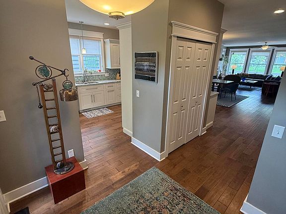 2nd image of 5005 Waters Edge Dr